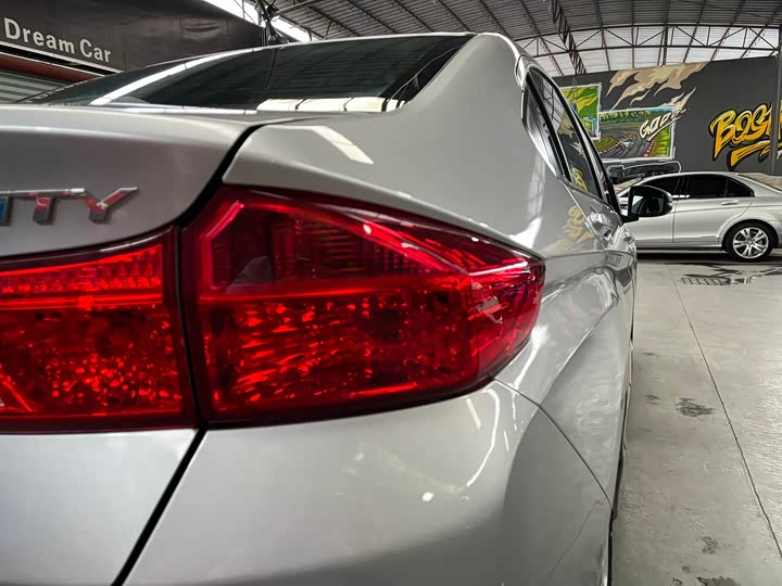 City 2017 1.5L - CVT - 80,000 km - Image 9