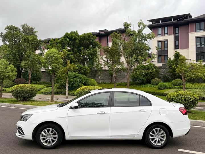 Emgrand 2020 1.5L - CVT - 18,800 km - Image 4