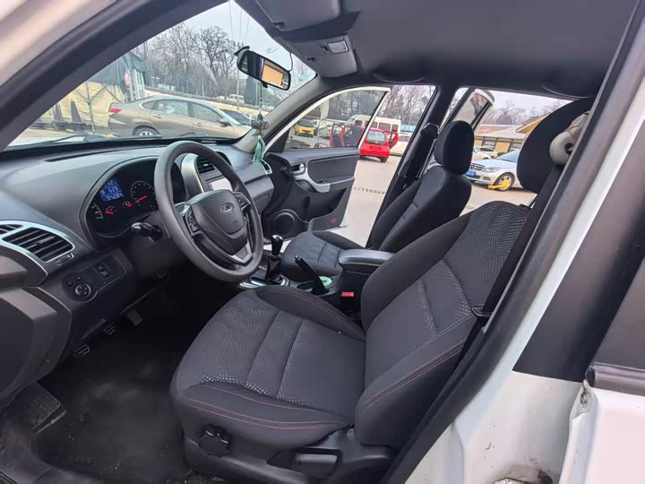Tiggo 3 2015 Tiggo 3 1.6L - Manual - 90,000 km - Image 4