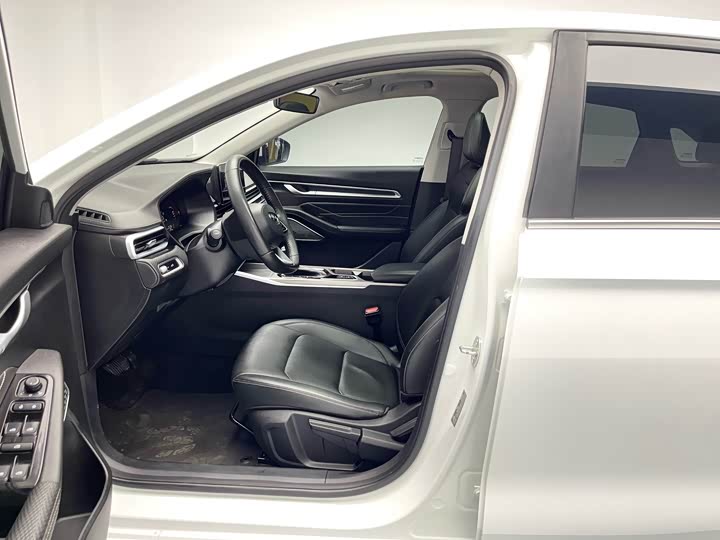 Emgrand 2022 1.5L - CVT - 47,800 km - Image 4