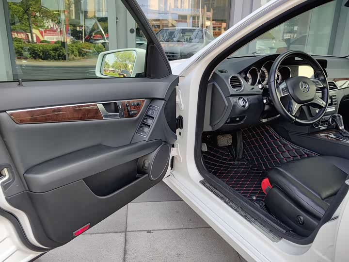 C-Class 2013 C 260 1.5T - Automatic - 144,000 km - Image 7