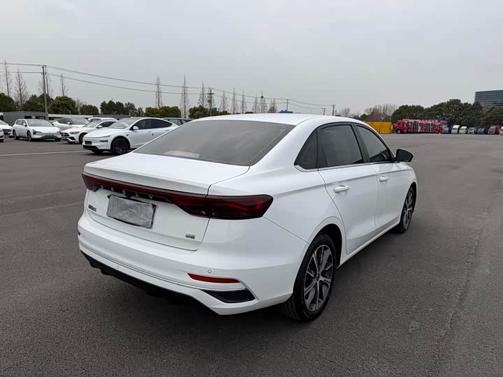 Emgrand 2022 1.5L - CVT - 30,000 km - Image 6