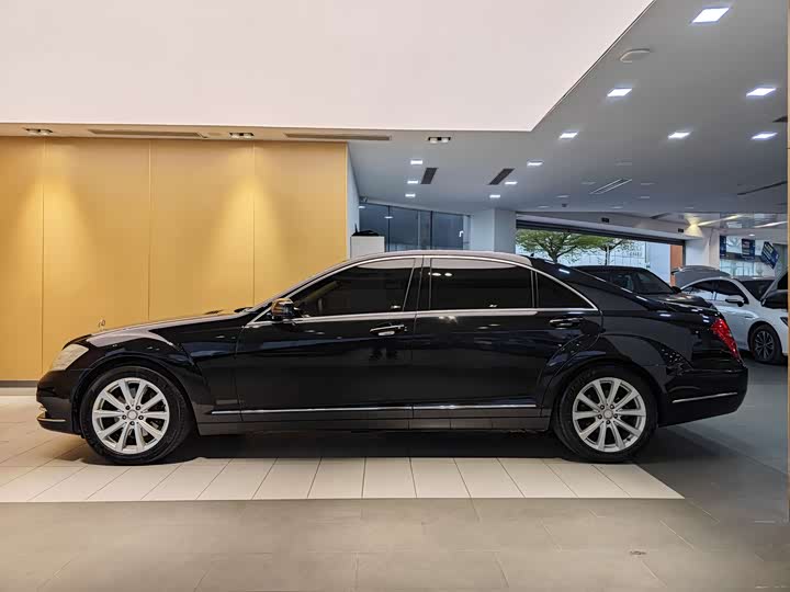 S-Class 2010 S 300 L 2.0T - Automatic - 201,600 km - Image 6
