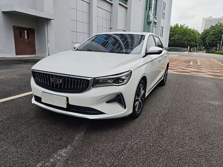 Emgrand 2022 1.5L - CVT - 42,000 km - Image 3
