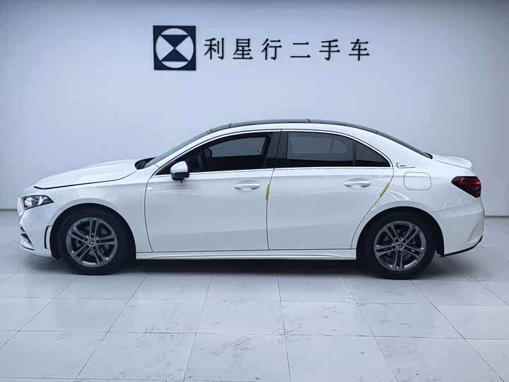 A-Class 2022 A 180 L 1.6T - Automatic - 56,000 km - Image 3