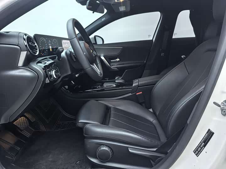 A-Class 2022 A 180 L 1.6T - Automatic - 56,000 km - Image 5
