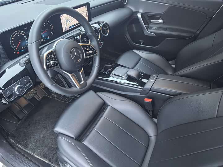 A-Class 2022 A 180 L 1.6T - Automatic - 56,000 km - Image 11