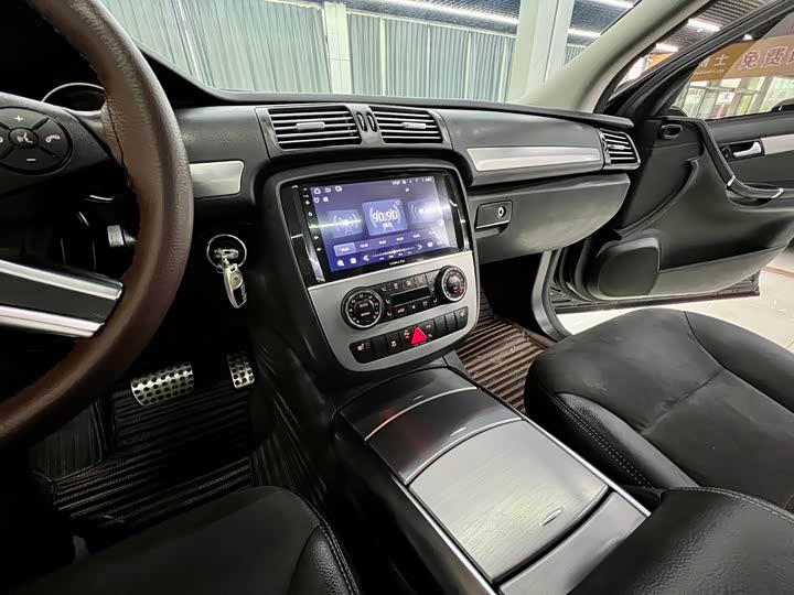 R-Class 2014 R 320 2.0T - Automatic - 147,000 km - Image 12