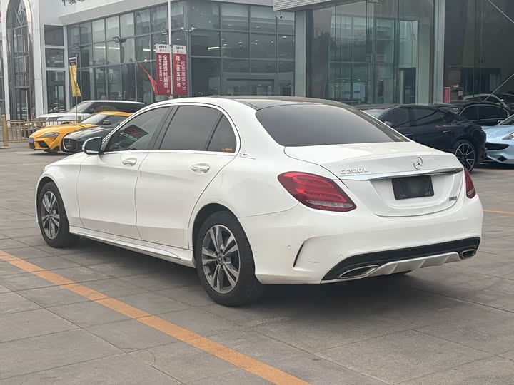 C-Class 2018 C 200 L 1.3T - Automatic - 85,000 km - Image 7