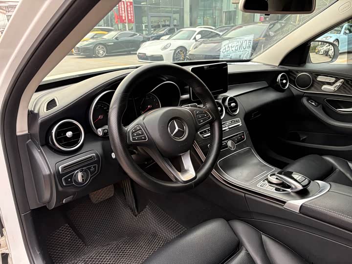 C-Class 2018 C 200 L 1.3T - Automatic - 85,000 km - Image 10
