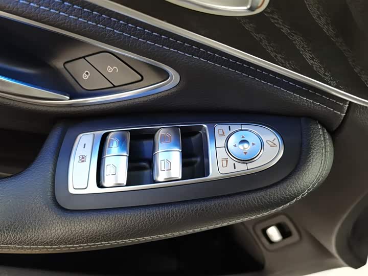 C-Class 2018 C 200 L 1.3T - Automatic - 53,400 km - Image 9
