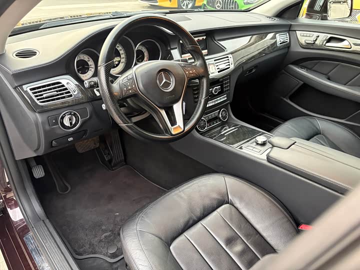 CLS 2012 S 300 2.0T - Automatic - 86,000 km - Image 11
