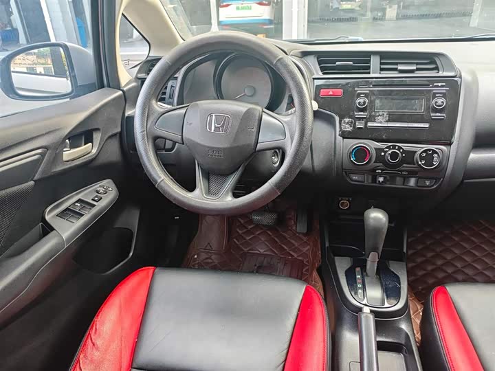 Fit 2016 1.5L - CVT - 120,000 km - Image 9