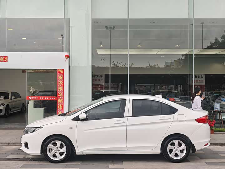 City 2017 1.5L - CVT - 130,000 km - Image 3