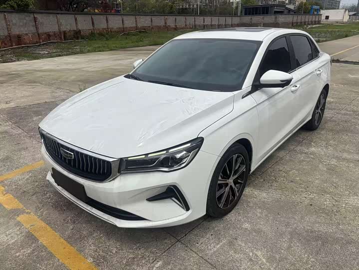 Emgrand 2022 1.5L - CVT - 41,000 km - Image 3