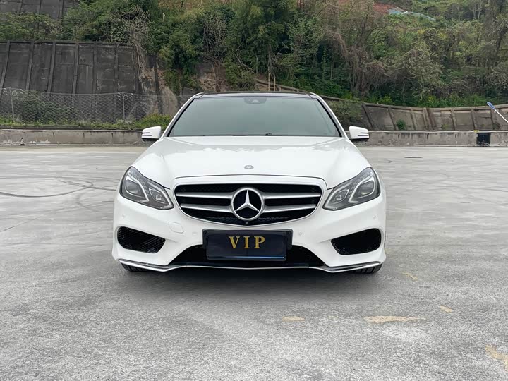 E-Class 2014 E 260 L 1.5T - Automatic - 160,000 km - Image 2