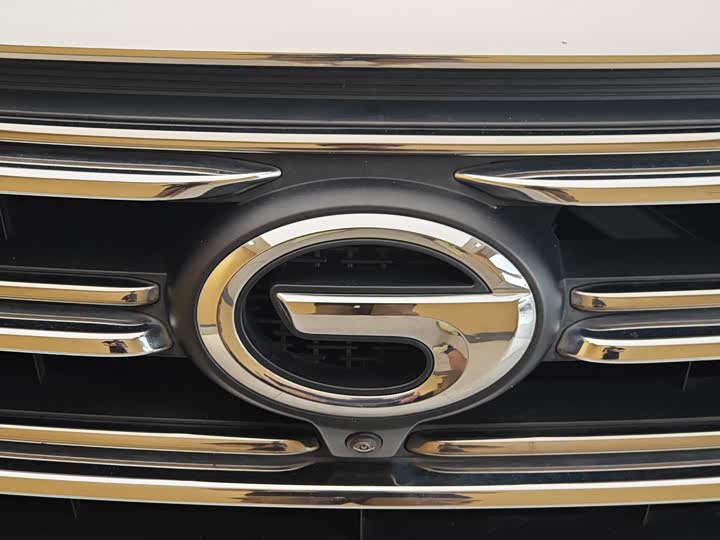 M8 2018 M8 320T - Automatic - 105,000 km - Image 3