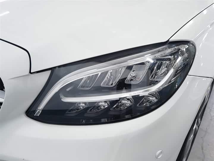 C-Class 2019 C 260 L 1.5T - Automatic - 105,600 km - Image 7