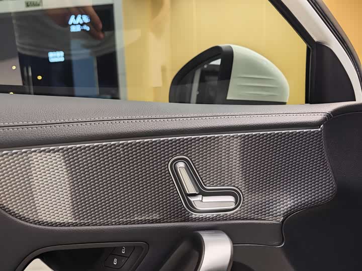 A-Class 2021 A 200 L 1.3T - Automatic - 83,500 km - Image 7