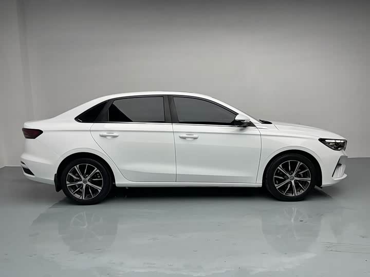 Emgrand 2022 1.5L - CVT - 47,800 km - Image 12