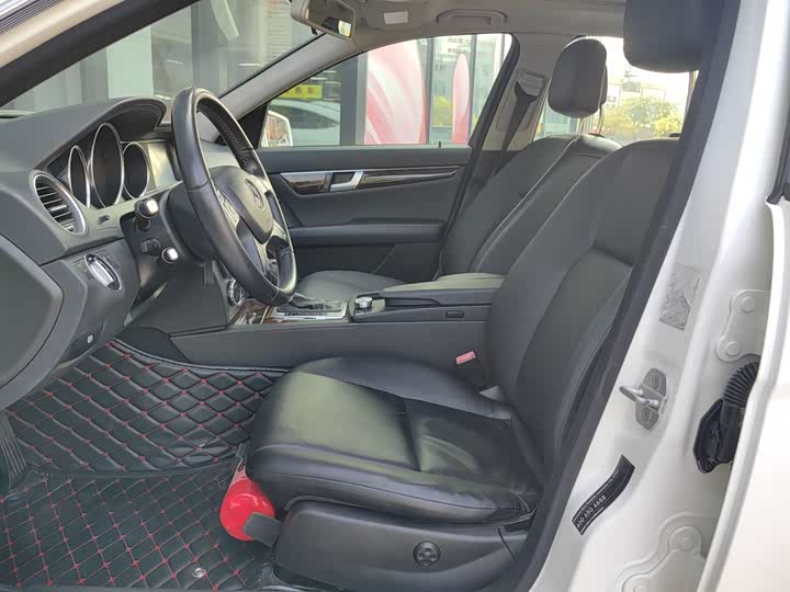 C-Class 2013 C 260 1.5T - Automatic - 144,000 km - Image 9