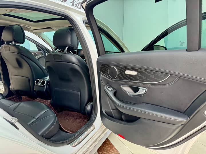 C-Class 2018 C 200 L 1.3T - Automatic - 100,000 km - Image 12