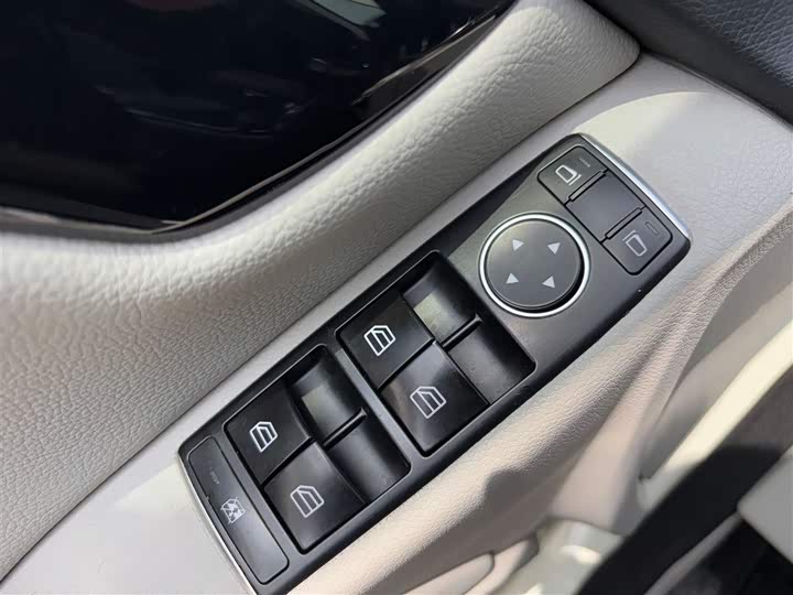 C-Class 2013 C 180 1.6T - Automatic - 180,000 km - Image 11