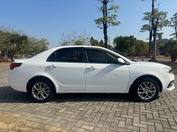Vision 2018 1.5L - Automatic - 62,000 km - Image 4