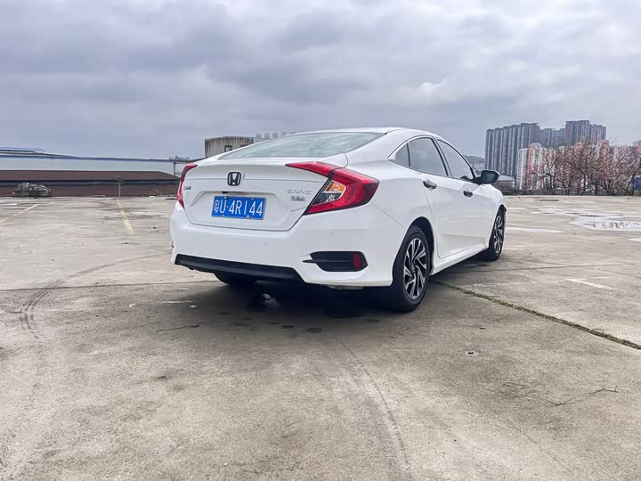 Civic 2016 1.5T - CVT - 110,000 km - Image 9