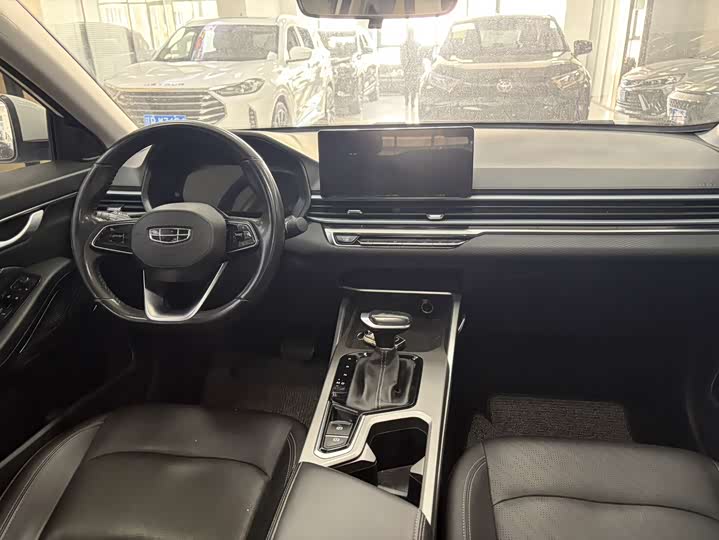 Emgrand 2022 1.5L - CVT - 12,700 km - Image 10