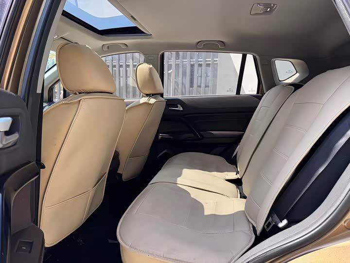 GS4 2015 GS4 200T - Automatic - 105,000 km - Image 5