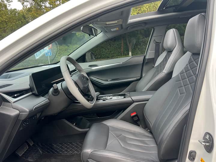 Raeton CC 2023 1.5T - Automatic - 34,000 km - Image 12