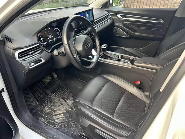 Emgrand 2022 1.5L - CVT - 32,000 km - Image 5