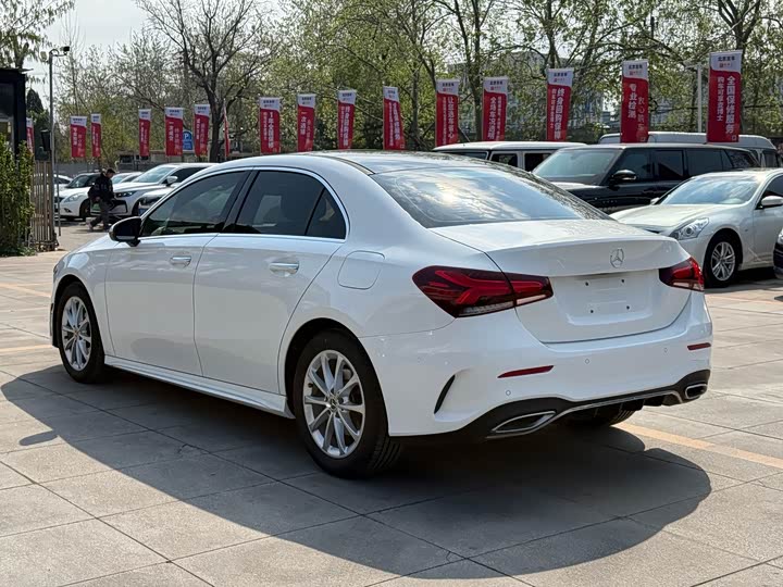 A-Class 2019 A 200 L 1.3T - Automatic - 113,000 km - Image 7
