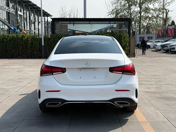 A-Class 2019 A 200 L 1.3T - Automatic - 113,000 km - Image 6