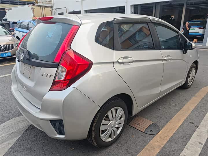Fit 2016 1.5L - CVT - 120,000 km - Image 5