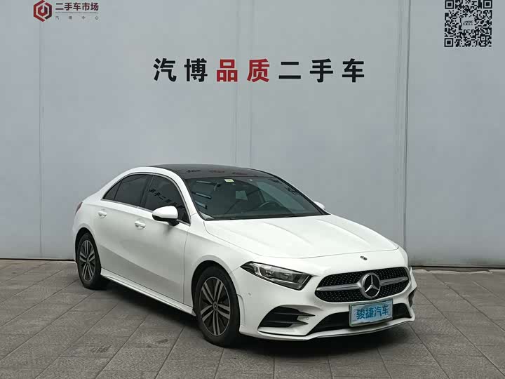 A-Class 2019 A 180 L 1.6T - Automatic - 59,000 km - Image 3