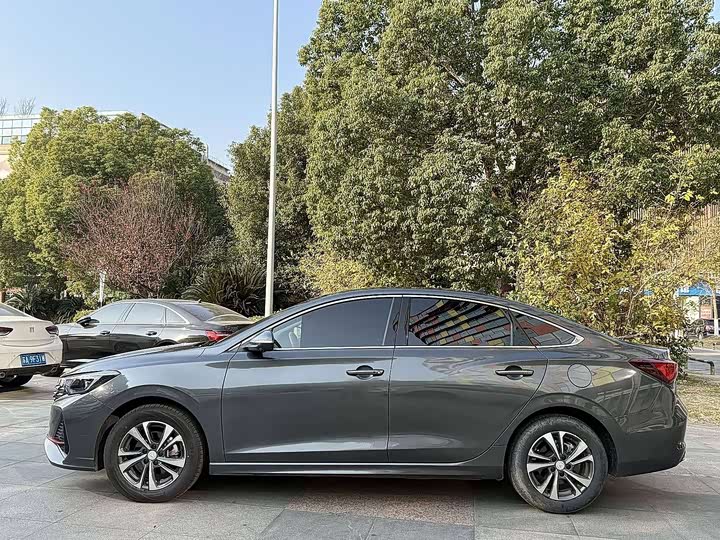 Eado 2023 1.4T - Automatic - 29,000 km - Image 2