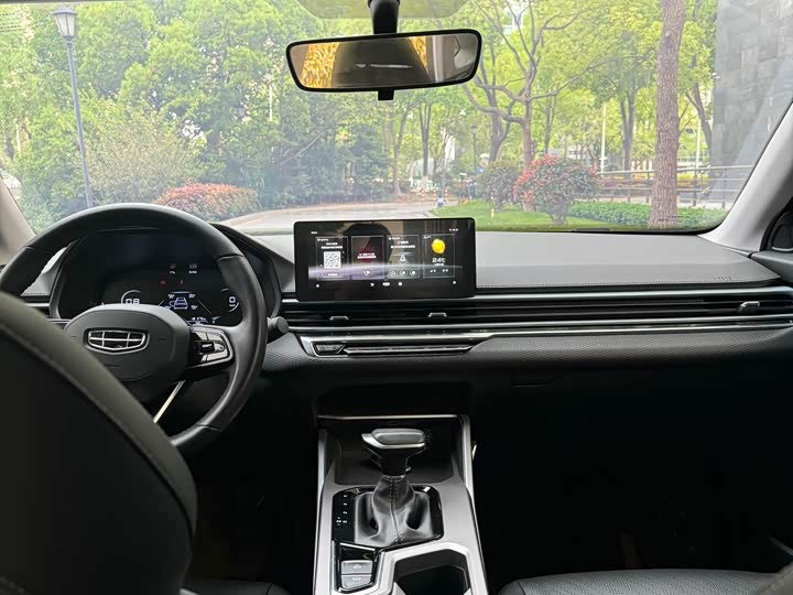 Emgrand 2022 1.5L - CVT - 30,000 km - Image 8