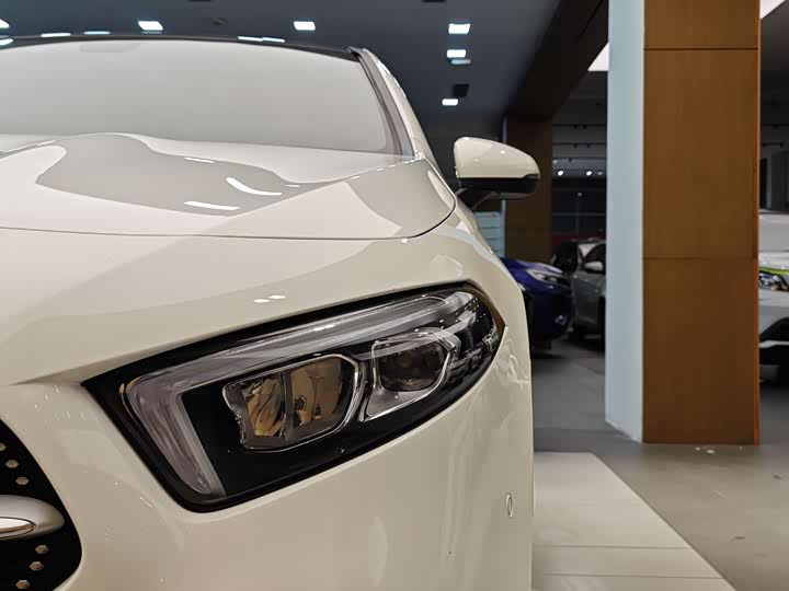 A-Class 2021 A 200 L 1.3T - Automatic - 83,500 km - Image 2