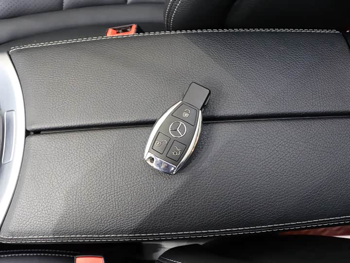 C-Class 2018 C 200 1.3T - Automatic - 119,000 km - Image 12