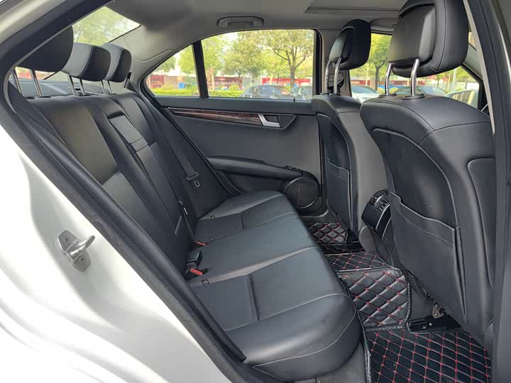 C-Class 2013 C 260 1.5T - Automatic - 144,000 km - Image 11