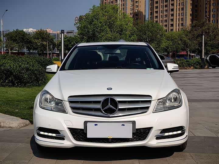 C-Class 2013 C 260 1.5T - Automatic - 144,000 km - Image 2