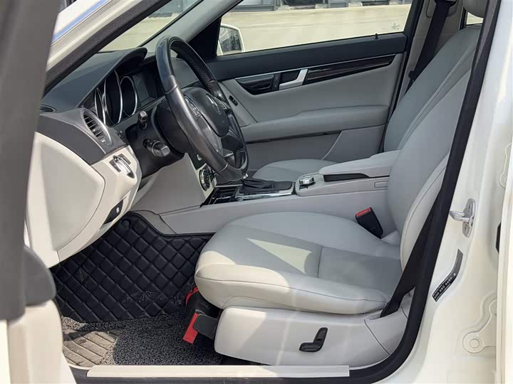 C-Class 2013 C 180 1.6T - Automatic - 180,000 km - Image 10