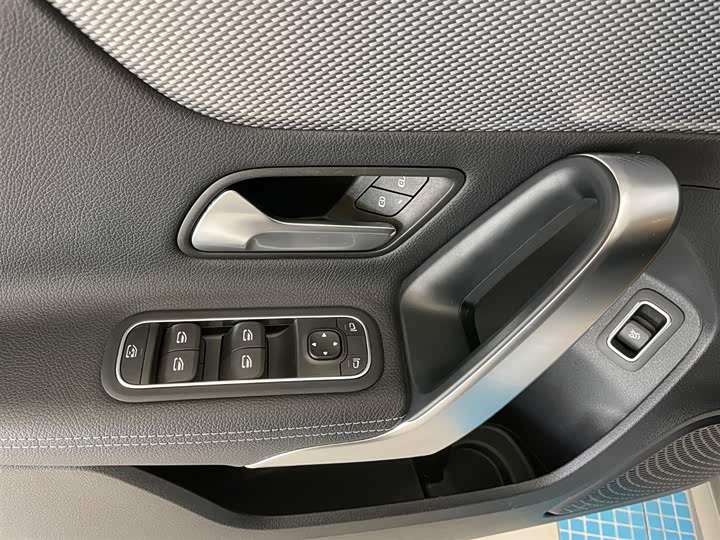 A-Class 2020 A 180 L 1.6T - Automatic - 45,000 km - Image 9