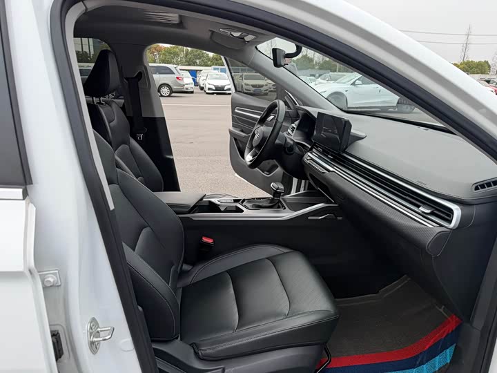 Emgrand 2022 1.5L - CVT - 30,000 km - Image 12