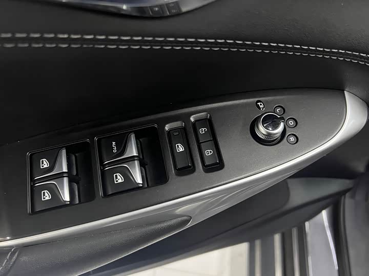 CS75 2020 CS75PLUS 1.5T - Automatic - 60,000 km - Image 11