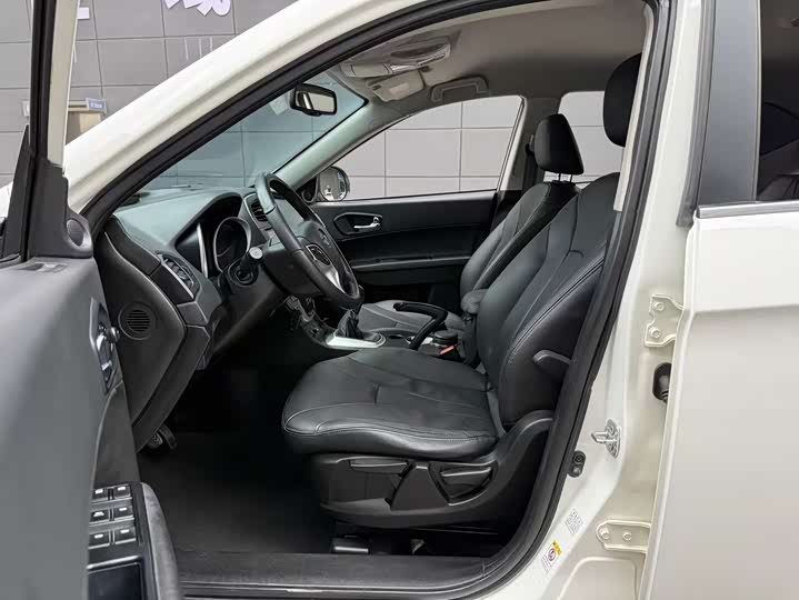 GS5 2013 1.8T - Manual - 117,000 km - Image 5