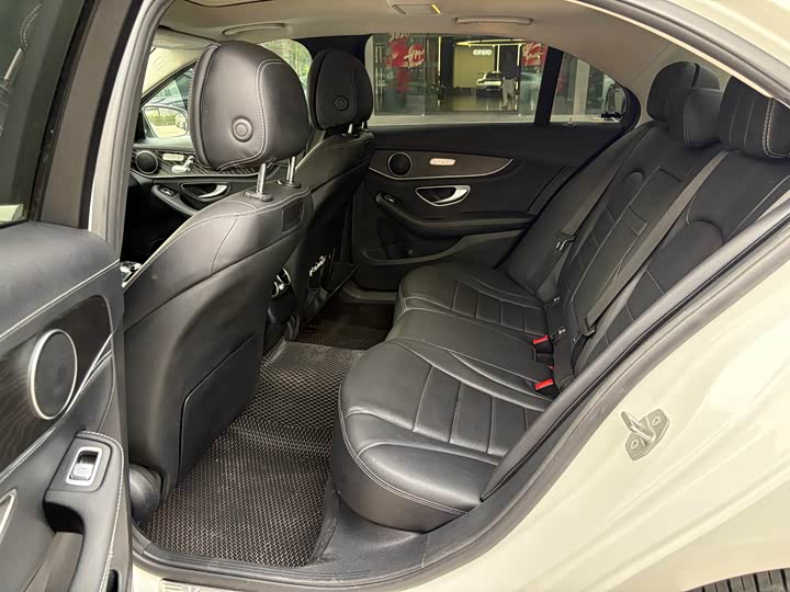 C-Class 2018 C 200 L 1.3T - Automatic - 85,000 km - Image 12