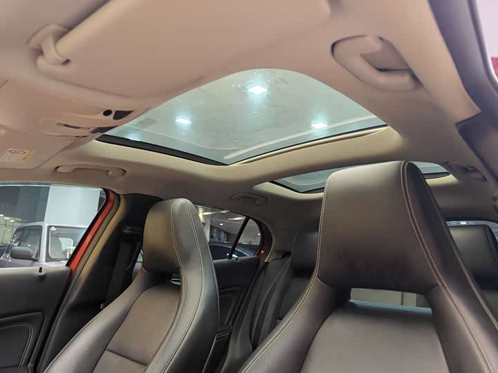 GLA 2016 GLA 200 1.3T - Automatic - 110,399 km - Image 12
